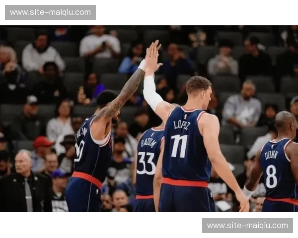 快船新援加兰即将迎来首秀 后场配置面临重新调整 快船新援加兰即将迎来首秀 后场配置面临重新调整